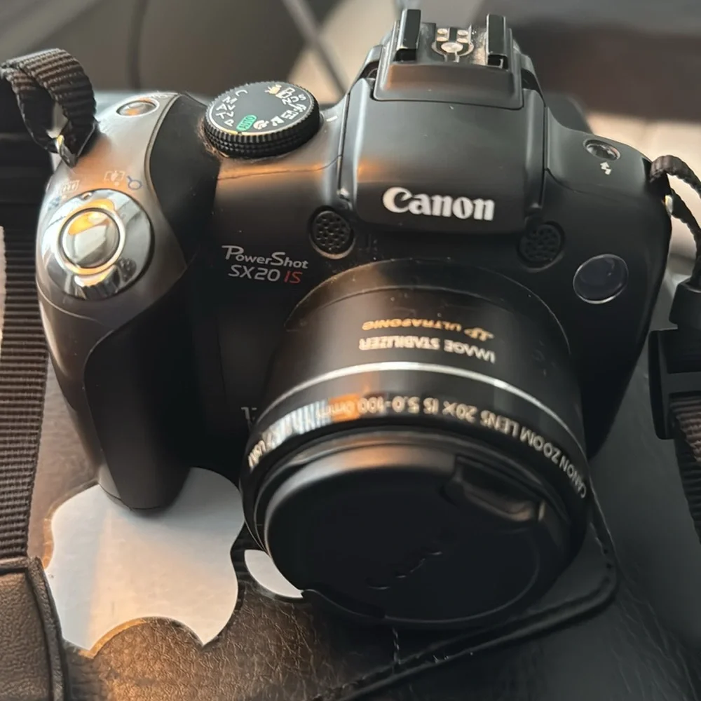 Canon PowerShot SX20 IS 12.1MP Digital Camera with 2.8-Inch LCD (Black) …